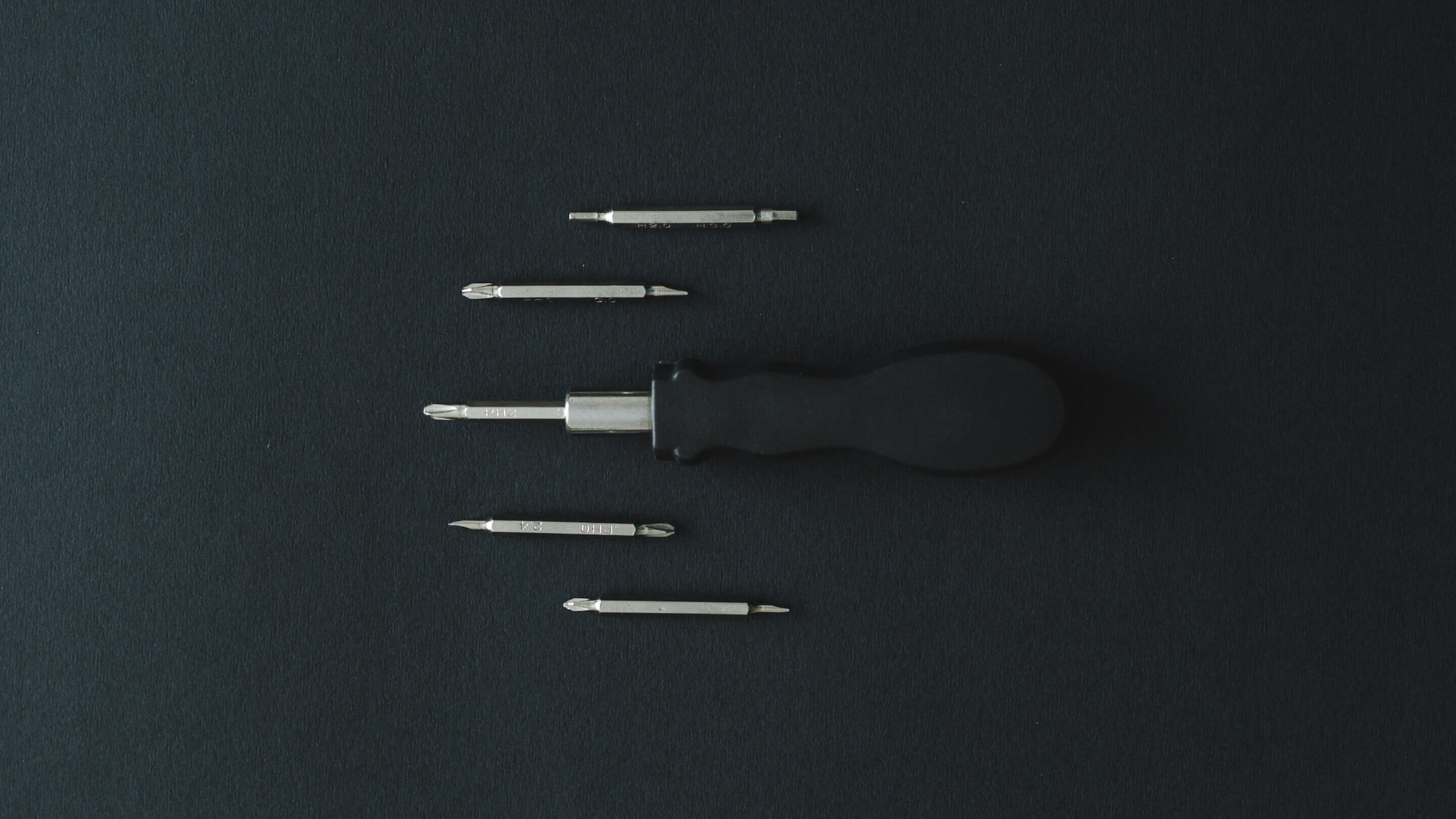 An image of a screwdriver, an essential tool for turning and fastening screws.